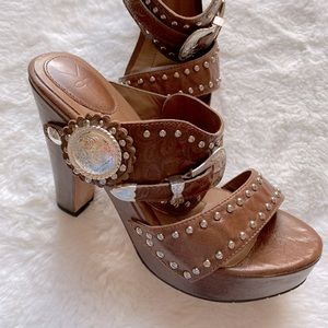 YK Branded Spur Strap Leather Sandal Heels, Size 9
